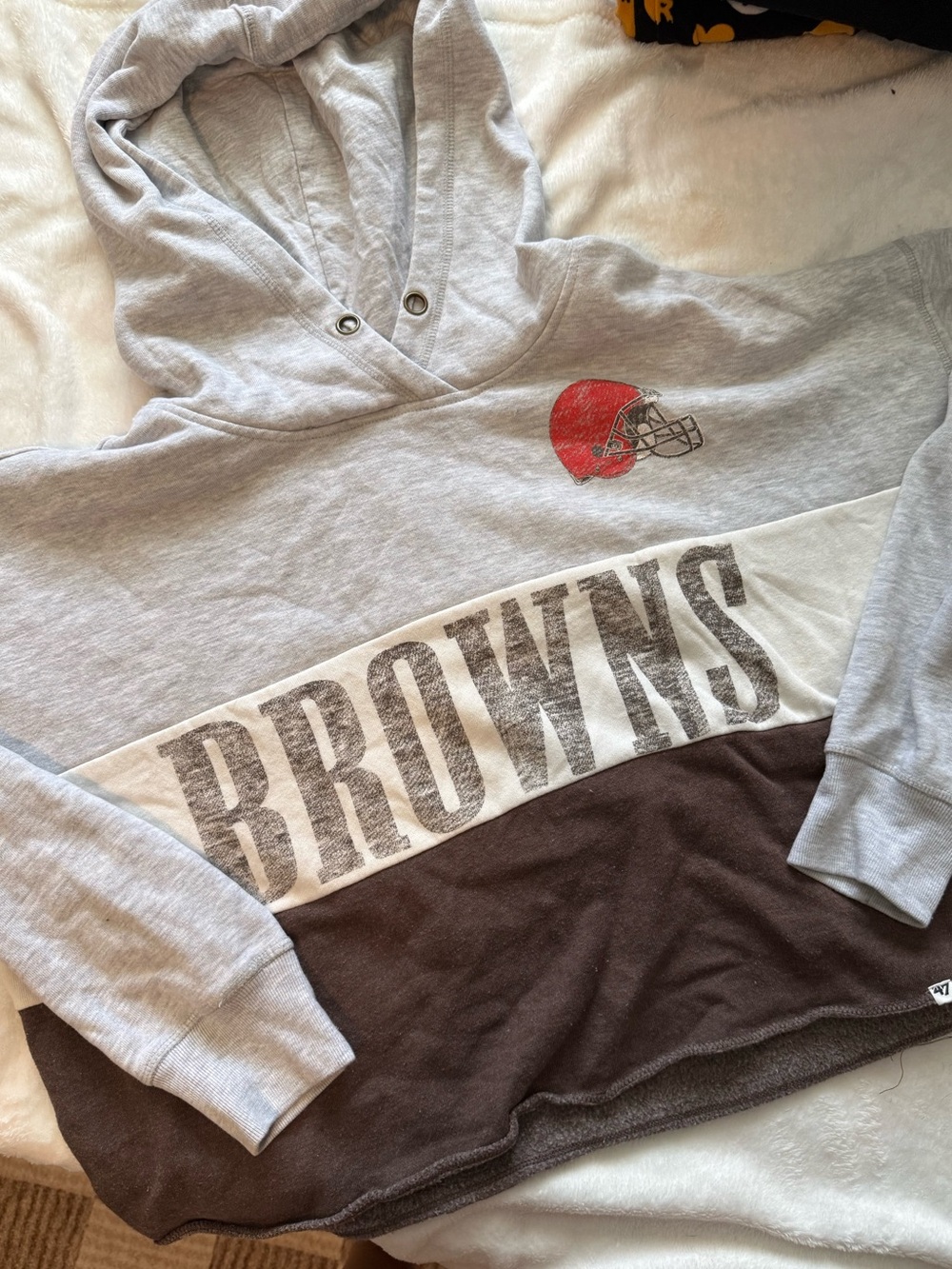 Cleveland Browns Women’s Cropped Hoodie 47